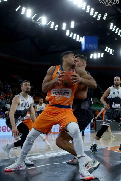 更是不同战 更是不同战